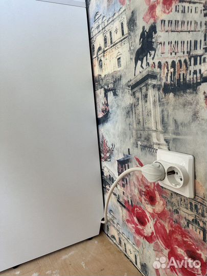 Туалетный столик с зеркалом