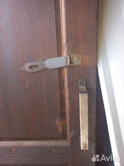 Дверь входная деревянная
