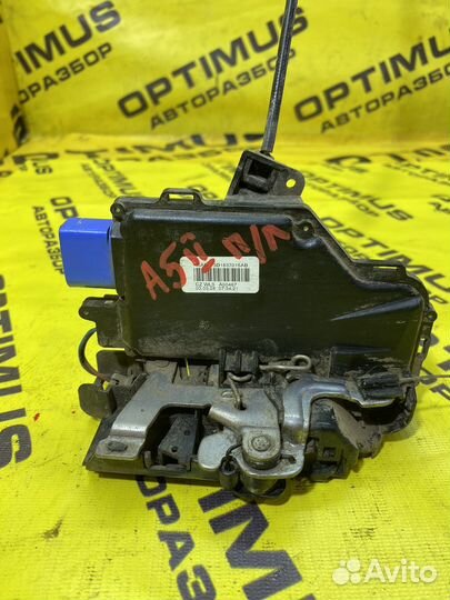 Замок передней левой двери Skoda Octavia A5 BSE