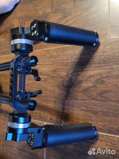 Плечевой упор для камеры