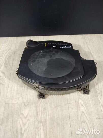 Renault Sandero 1 корпус воздушного фильтра