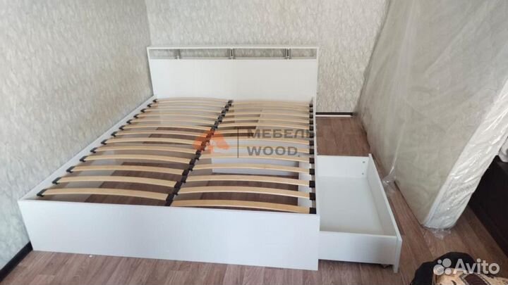 Кровать с ящиками