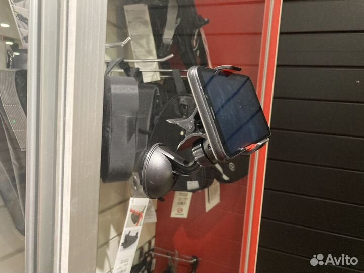 Крепление смартфона на стекло авто