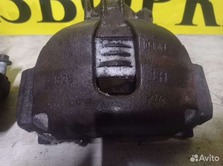 Суппорт тормозной передний Volvo xc70