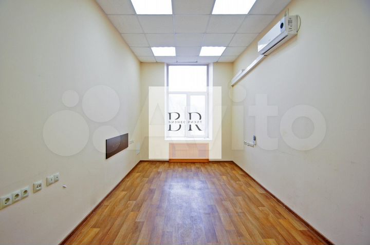Офис Отдельно-стоящее здание Парковка Центр 516 м²