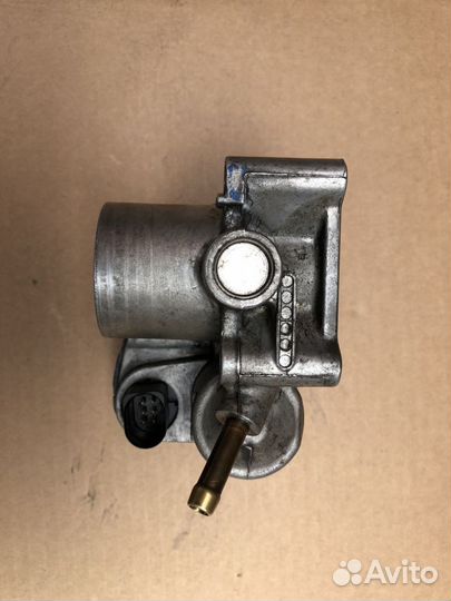 Дроссельная заслонка Фольксваген Гольф 4 1,4л