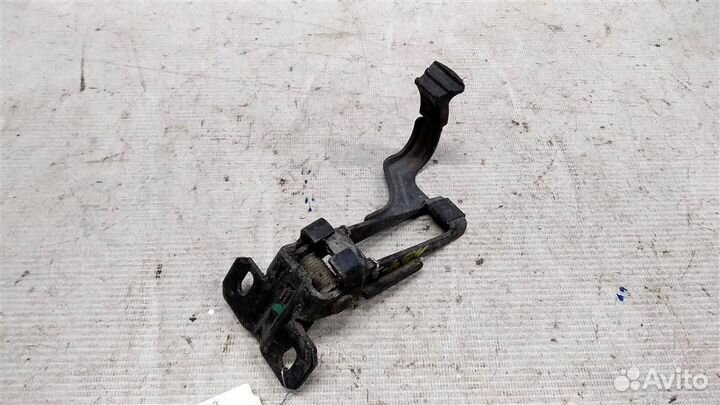 Ограничитель капота Audi 80 B4 91-94г