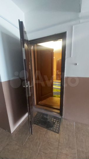 2-к. квартира, 81 м², 5/6 эт.