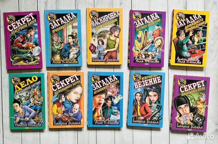 Черный котенок