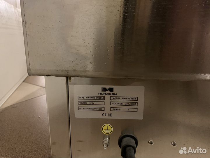 Электрогриль Hurakan, жарочная поверхность