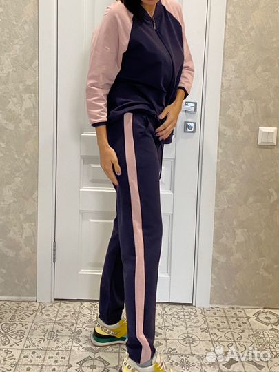 Спортивный костюм женский