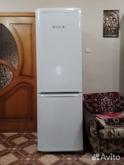 Холодильник Hotpoint-Ariston