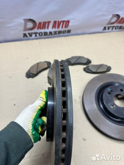 Передние тормозные диски колодки Tiggo 8 PRO MAX