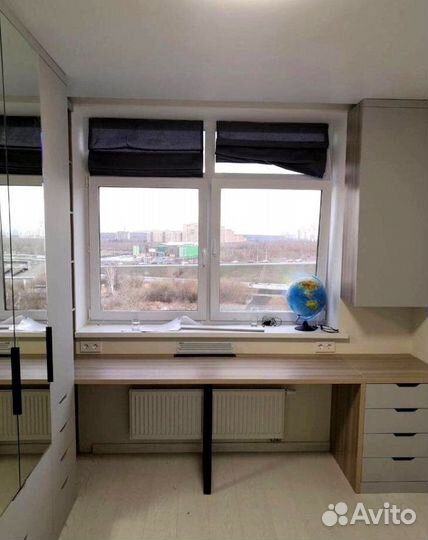 Рабочая зона у окна