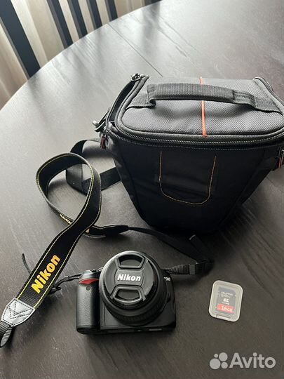 Зеркальный фотоаппарат