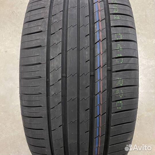 Tracmax X-Privilo RS01+ 255/40 R21