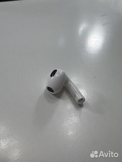 Правый наушник airpods 3