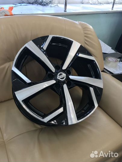 Диски Replica R18 5*114.3 ET 40 66.1 Nissan NS156