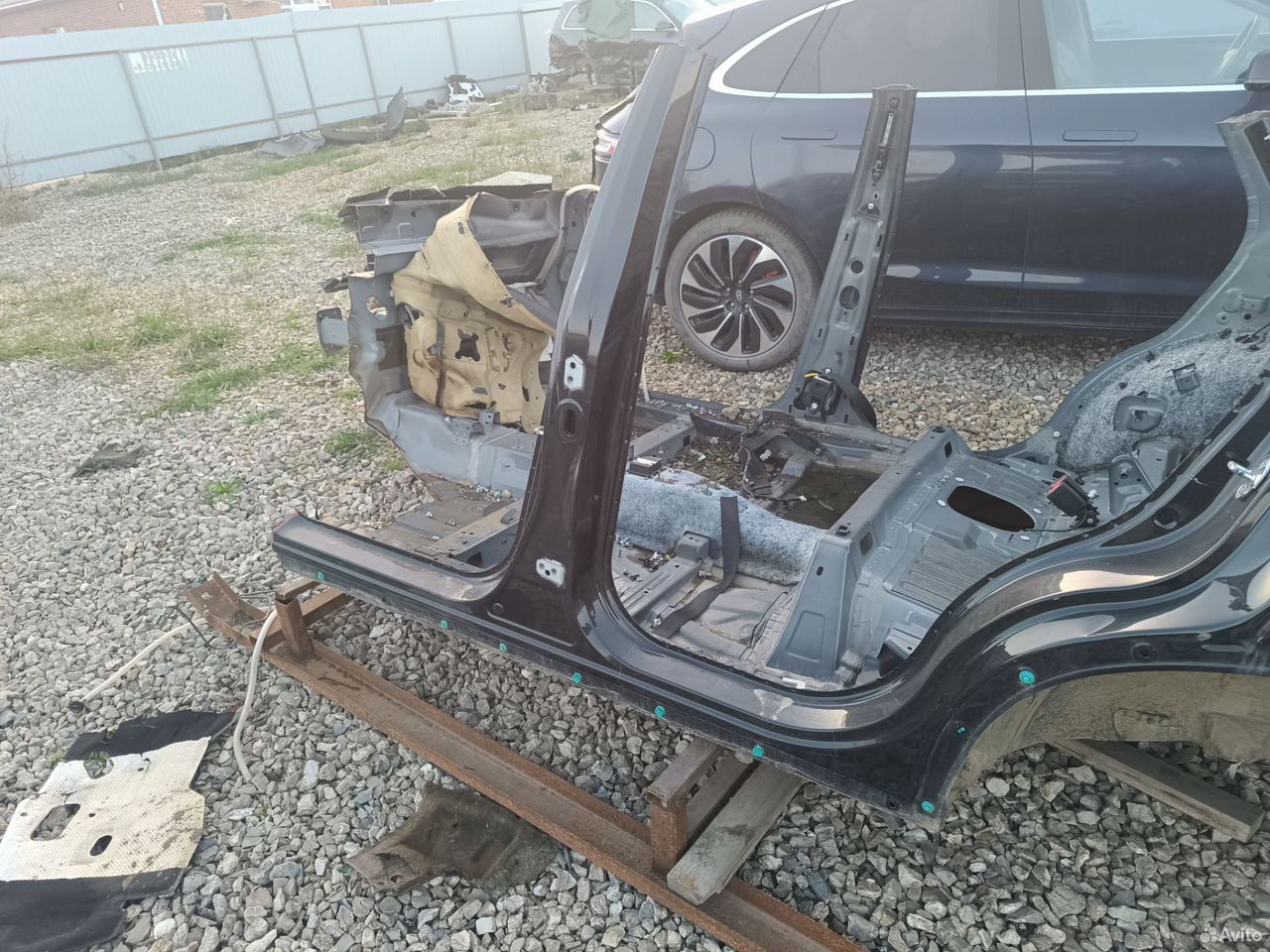 Порог левый стойка двери сапожок Faw Bestune T77