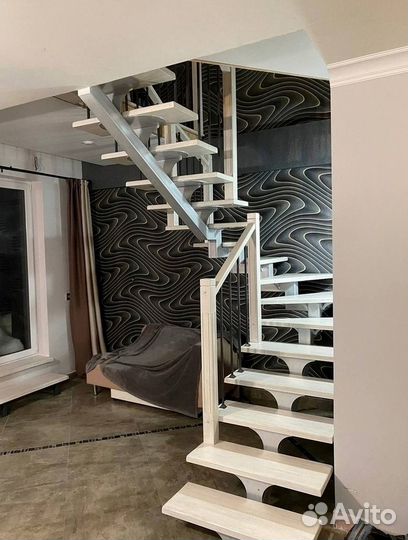 Лестница на металлокаркасе