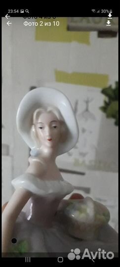 Фарфоровая статуэтка девушка в шляпке гдр редкая
