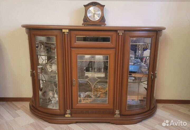 Витрина-сервант