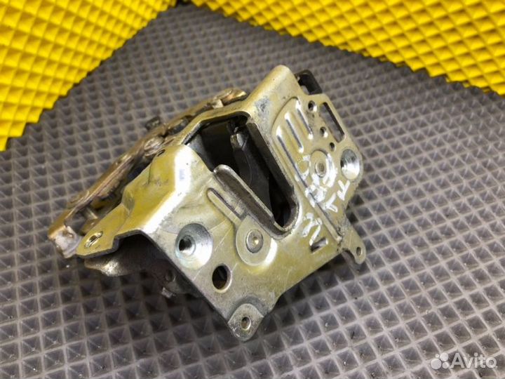 Замок двери задний правый Mercedes-Benz S-Class