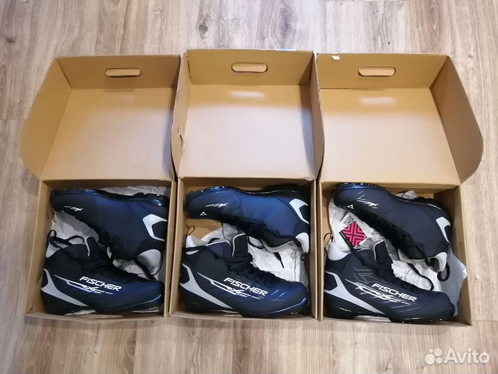 Лыжные ботинки Fischer новые
