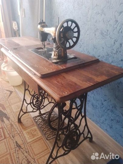 Швейная машинка зингер ножная