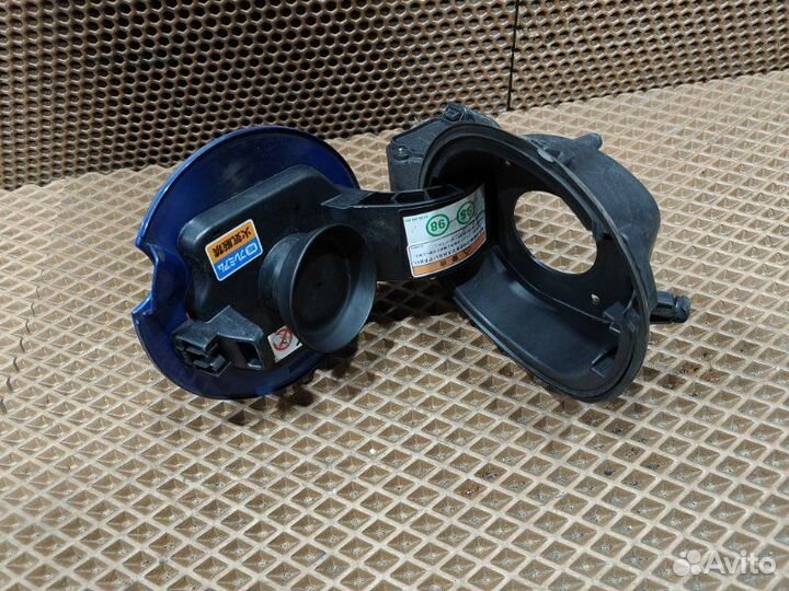 Лючок топливного бака Renault Megane K4M 2010