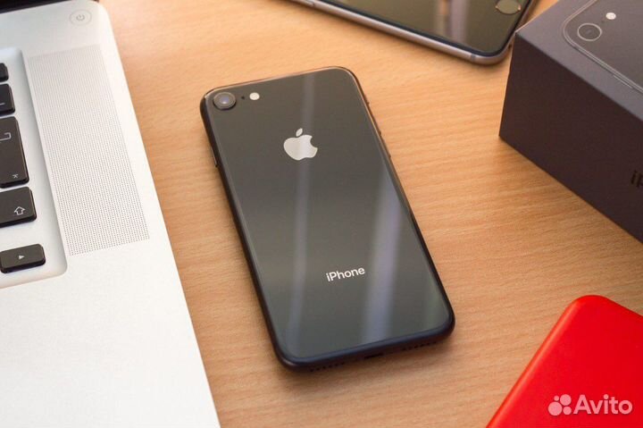 iPhone 8, 64 ГБ