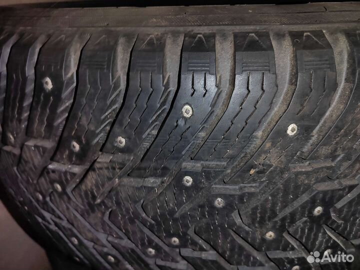 Nokian Tyres Hakkapeliitta 8 285/60 R18