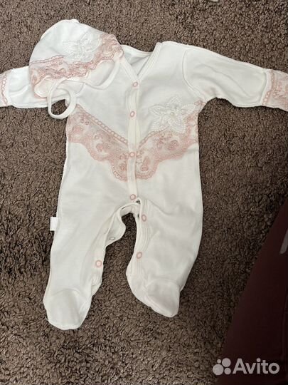 Комплект на выписку для девочки