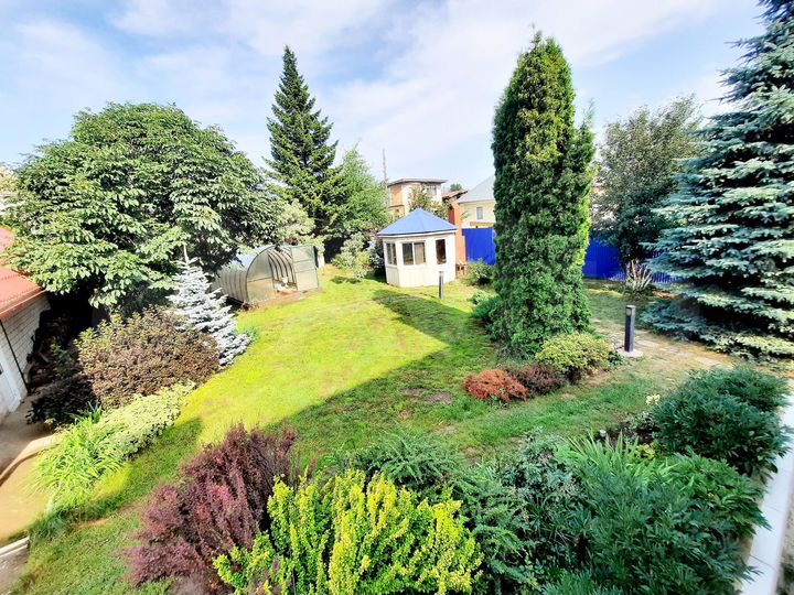 Дом 246 м² на участке 7,8 сот.