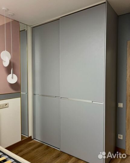 Шкаф купе с зеркалом