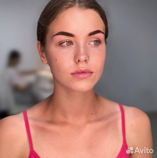 Модель брови