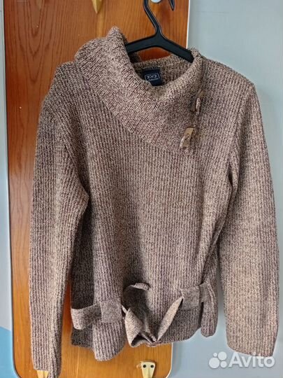 Пуловер шерстяной женский