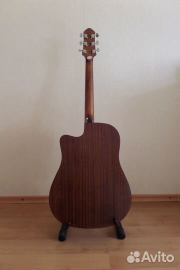 Электроакустическая гитара 