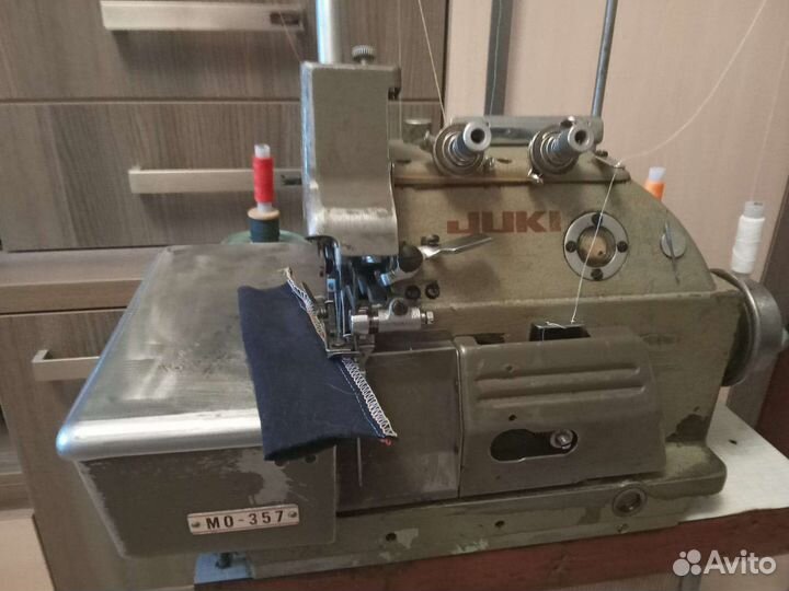 Крае обметочная швейная машина juki