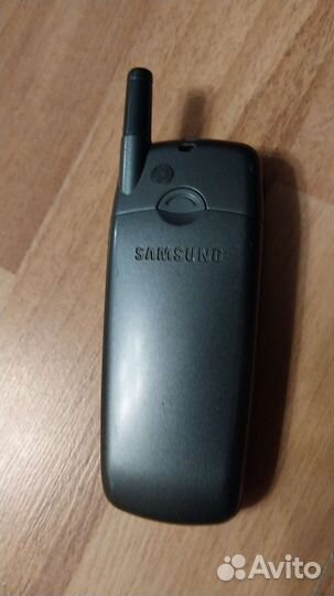 Телефон кнопочный samsung