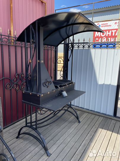 Кованый мангал с крышей