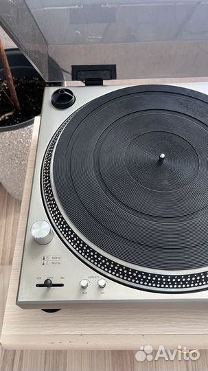 Проигрыватель винила Technics SL-1200