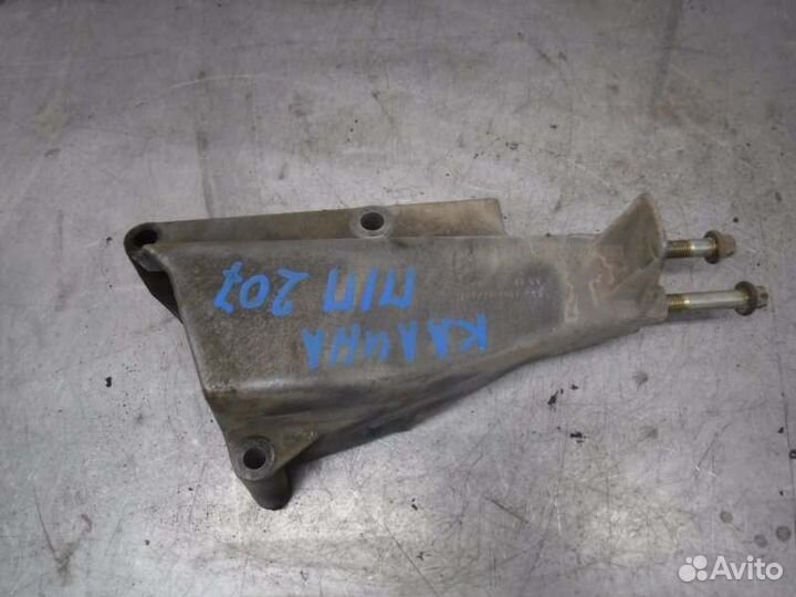 Кронштейн двс правый Лада Калина 11183 2008