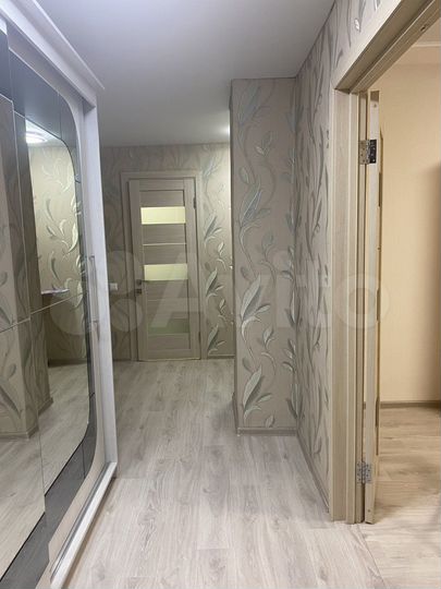 2-к. квартира, 55 м², 2/4 эт.