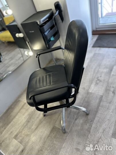 Продам парикмахерское оборудование