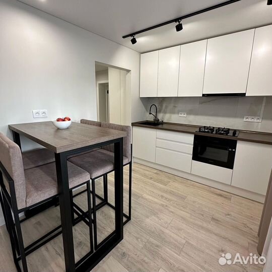 Кухня с искусственным камнем бюджетная