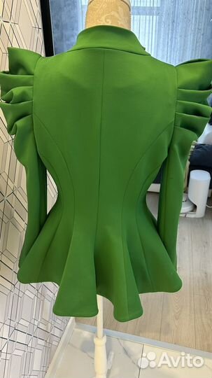 Пиджак женский с баской Balmain