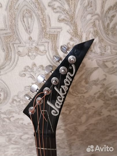 Электрогитара