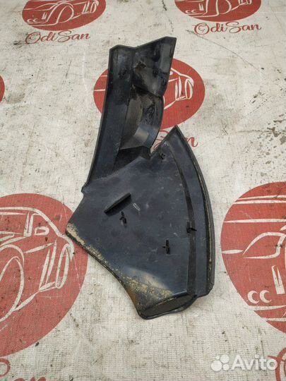 Декоративная накладка торпедо правая Infiniti Fx35