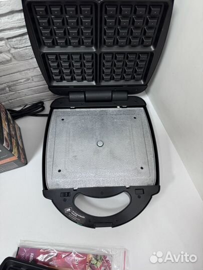 Вафельница Redmond новая